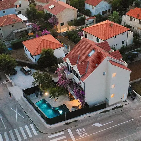 Daire Bracholet *